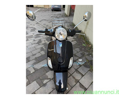 PIAGGIO Vespa LX Scooter