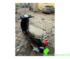 PIAGGIO Vespa LX Scooter