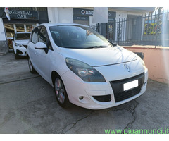 RENAULT Scénic 3ª serie 1.5 DCI x-mode Bose Berlina