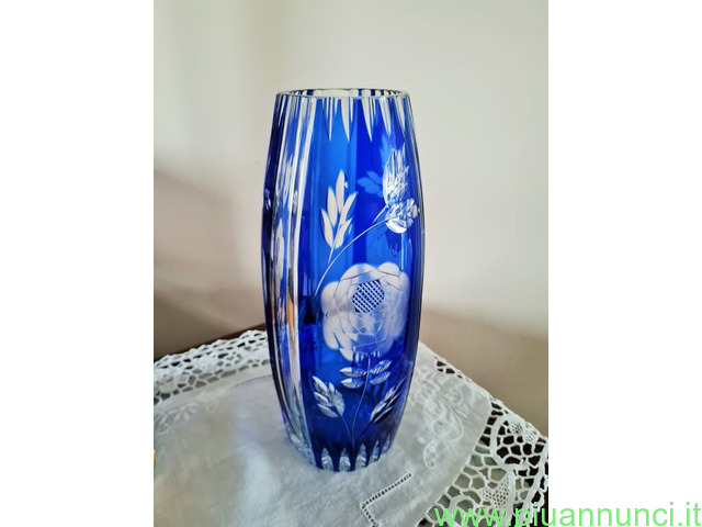 Vaso stile  Liberty in cristallo blu cobalto di  B - 1