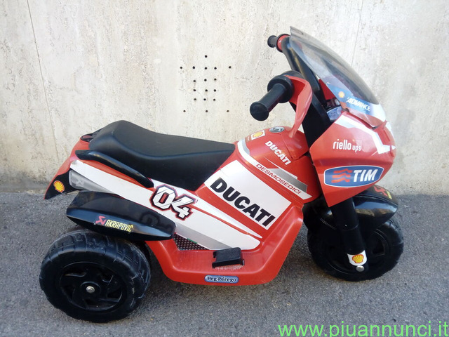 Moto Ducati 3 ruote elettrica Desmosedici Peg Pere - 1